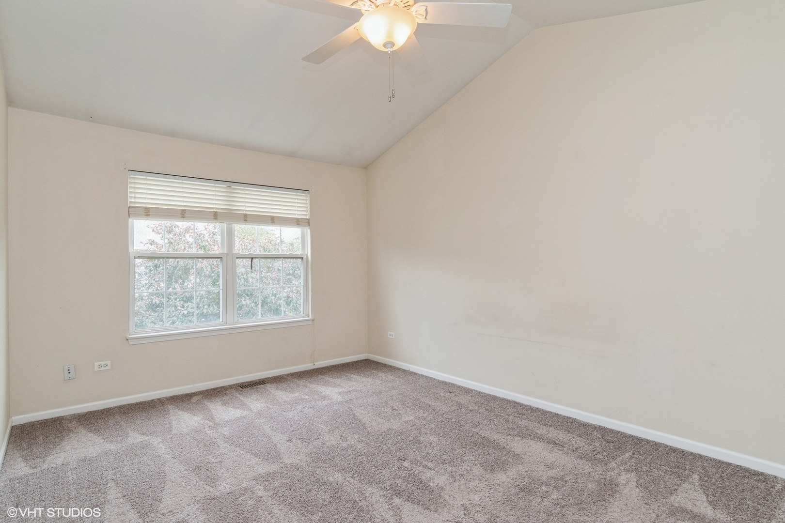 2966 White Thorn Circle Naperville, IL 60564 - Photo 8 of 15 an empty room with a window