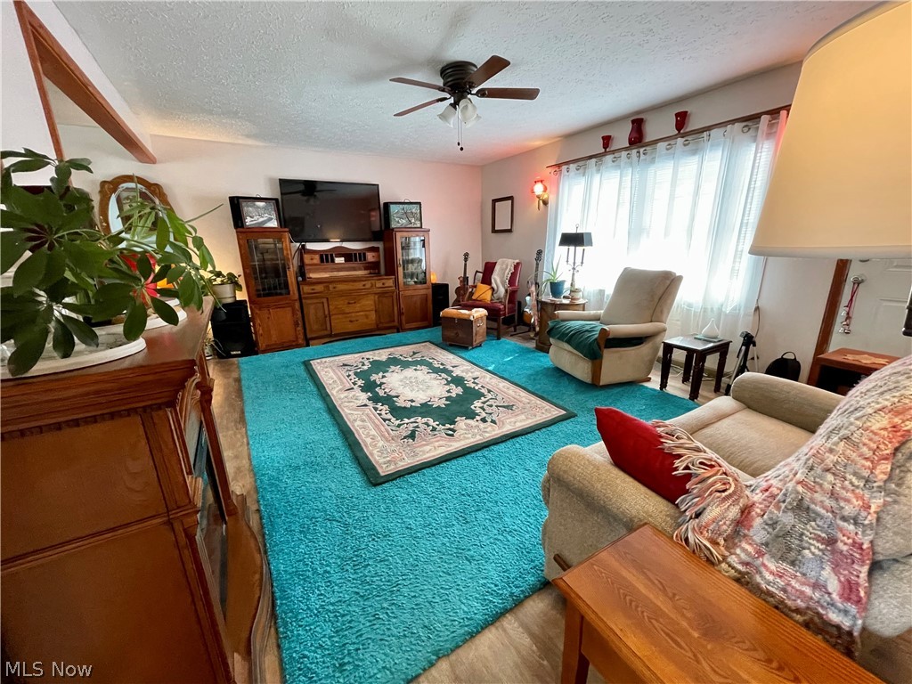 369 Longview Road Medina, OH 44256 - Photo 3 of 28 Gallery Image 3