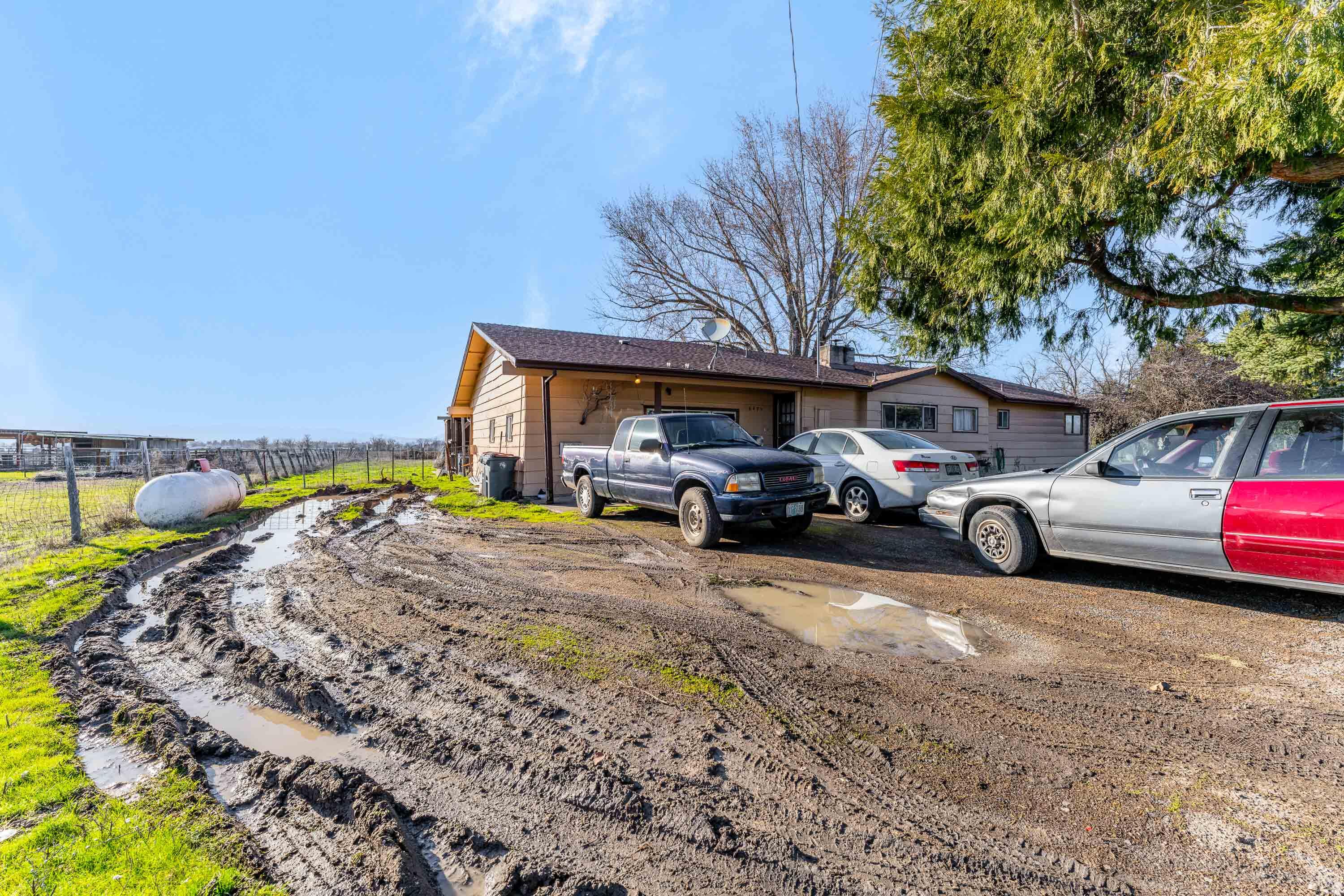 6475 Foothill Road Medford, OR 97502 - Photo 9 of 29 EXT (1 of 10)
