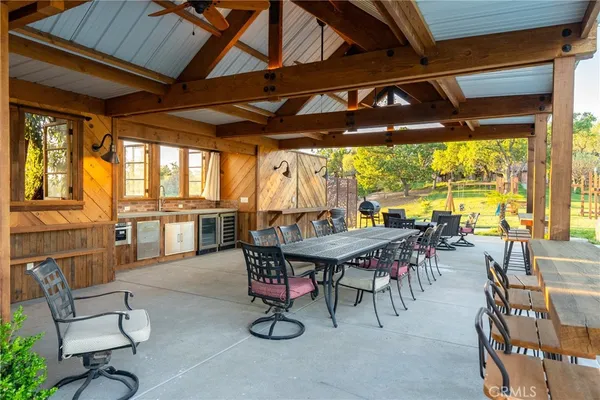 $3,200,000 | 6125 El Pomar Drive, Templeton, CA 93465