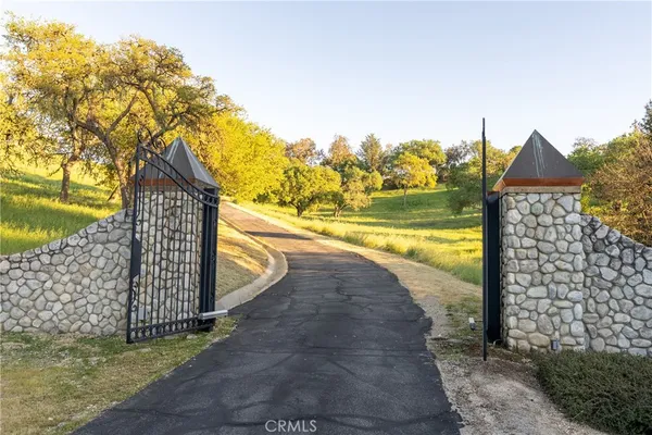 $3,200,000 | 6125 El Pomar Drive, Templeton, CA 93465
