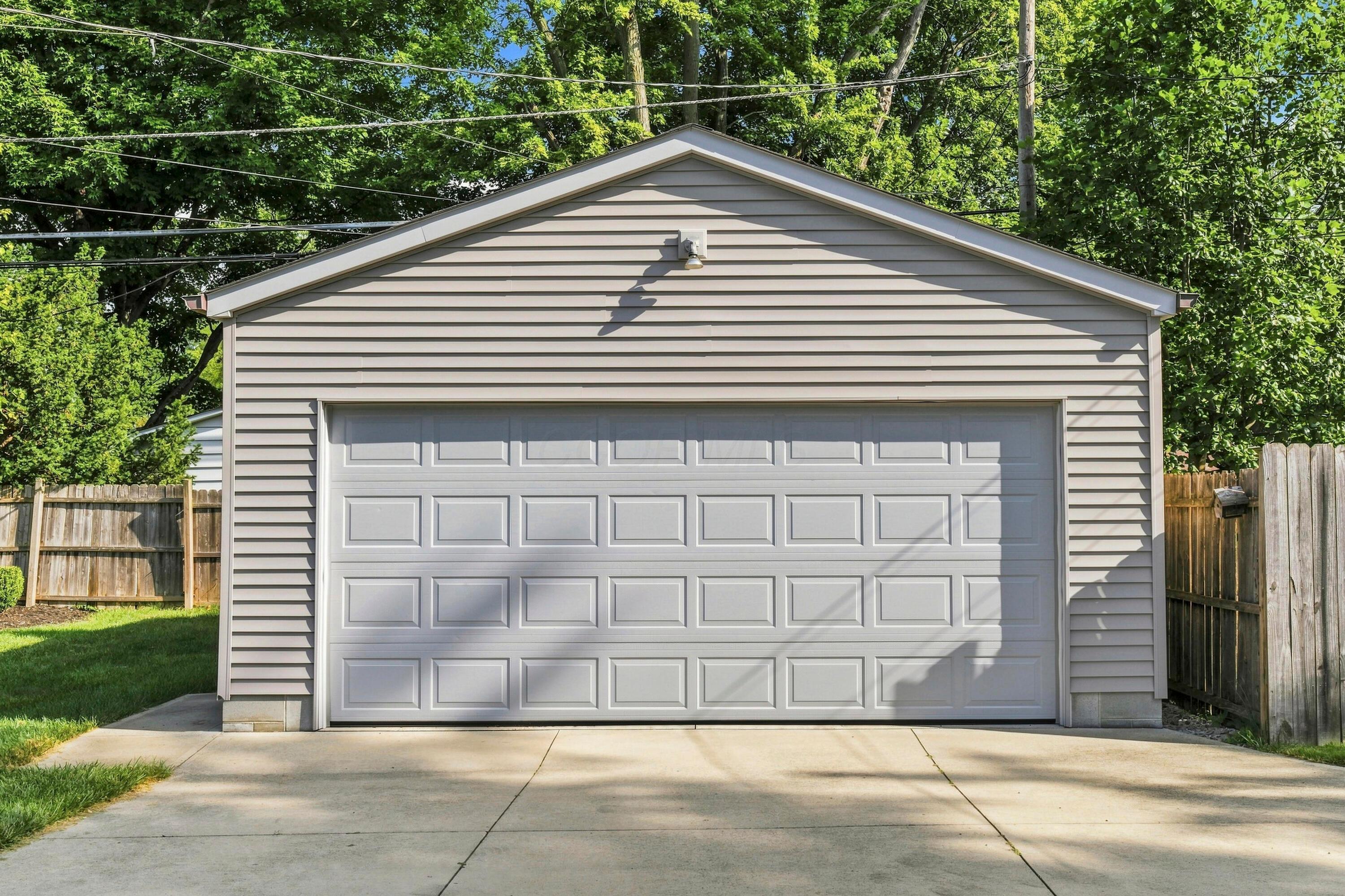 1950 Langham Road Upper Arlington, OH 43221 - Photo 41 of 54 2 Car Garage