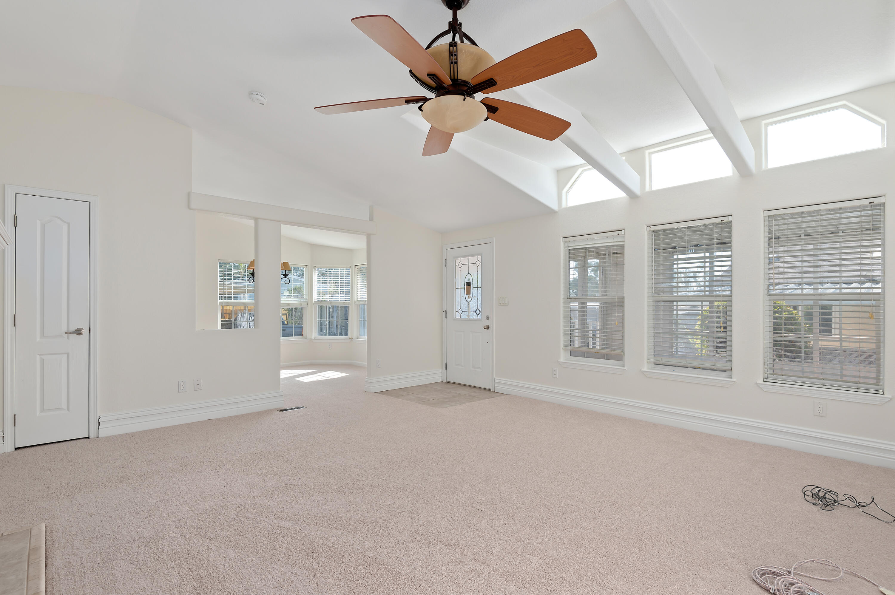 04 - Living Room