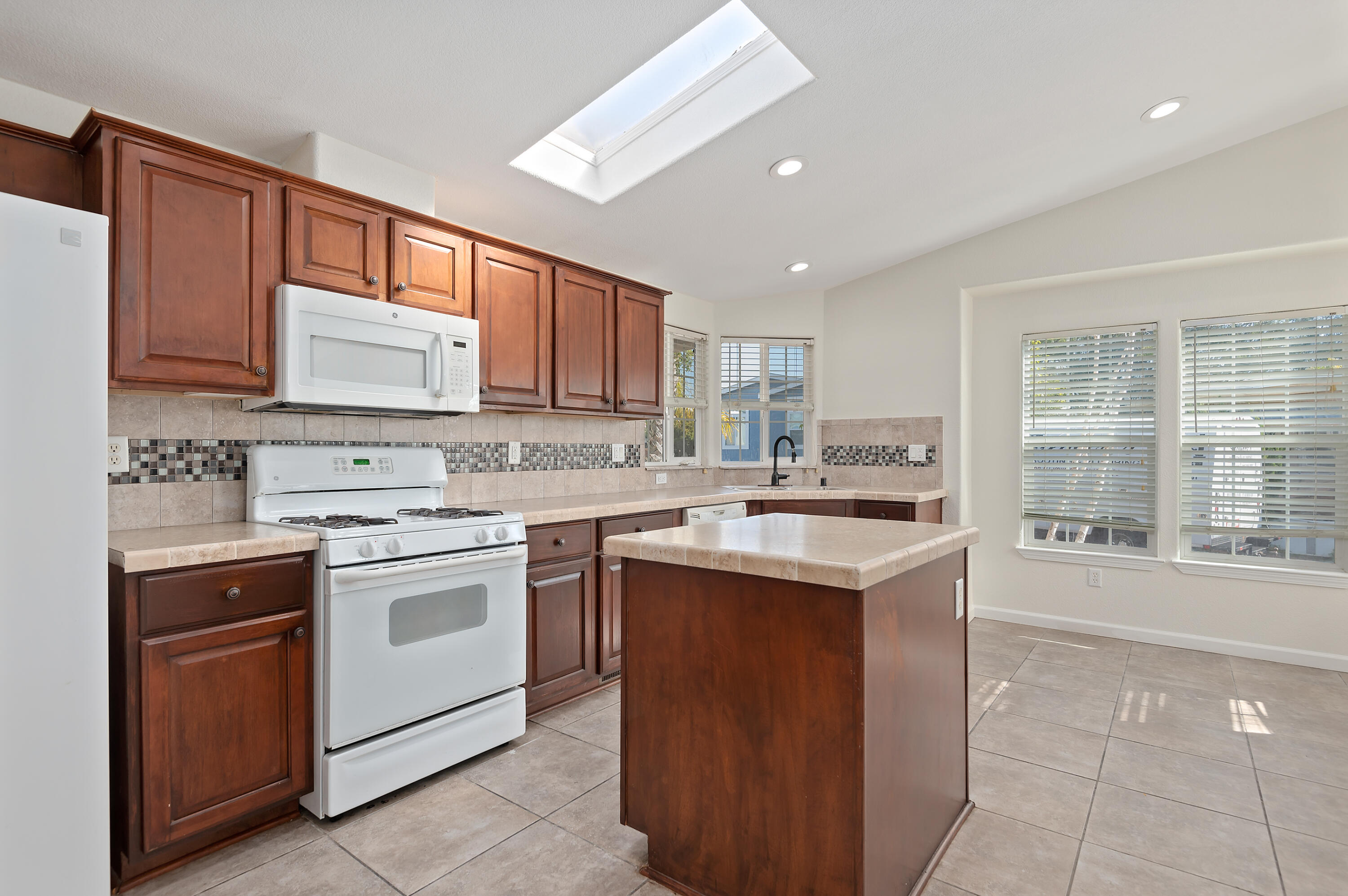 30 Winchester Canyon Road, Unit 115 Goleta, CA 93117 - Photo 10 of 19 10 - Kitchen