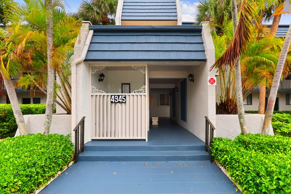 $198,000 | 4345 Trevi Court, Unit 205, Lake Worth, FL 33467