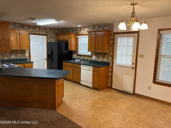 $1,800 | 1508 Beachview Drive, Ocean Springs, MS 39564