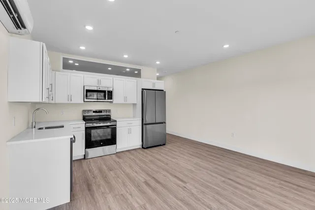 $2,500 | 19 Carr Avenue, Unit 406, Keansburg, NJ 07734