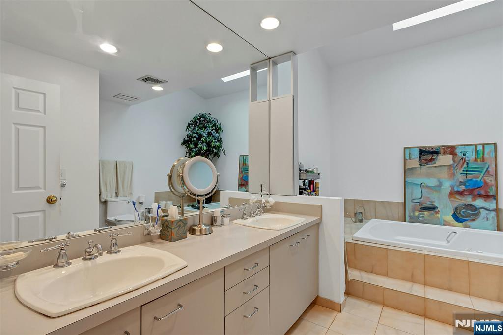 15 Colonial Road Tenafly, NJ 07670 - Photo 32 of 40