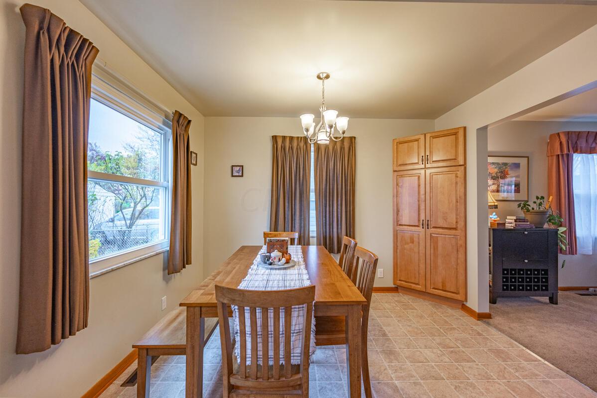 204 Deerfield Road Columbus, OH 43228 - Photo 7 of 24 204 Deerfield Rd - 20
