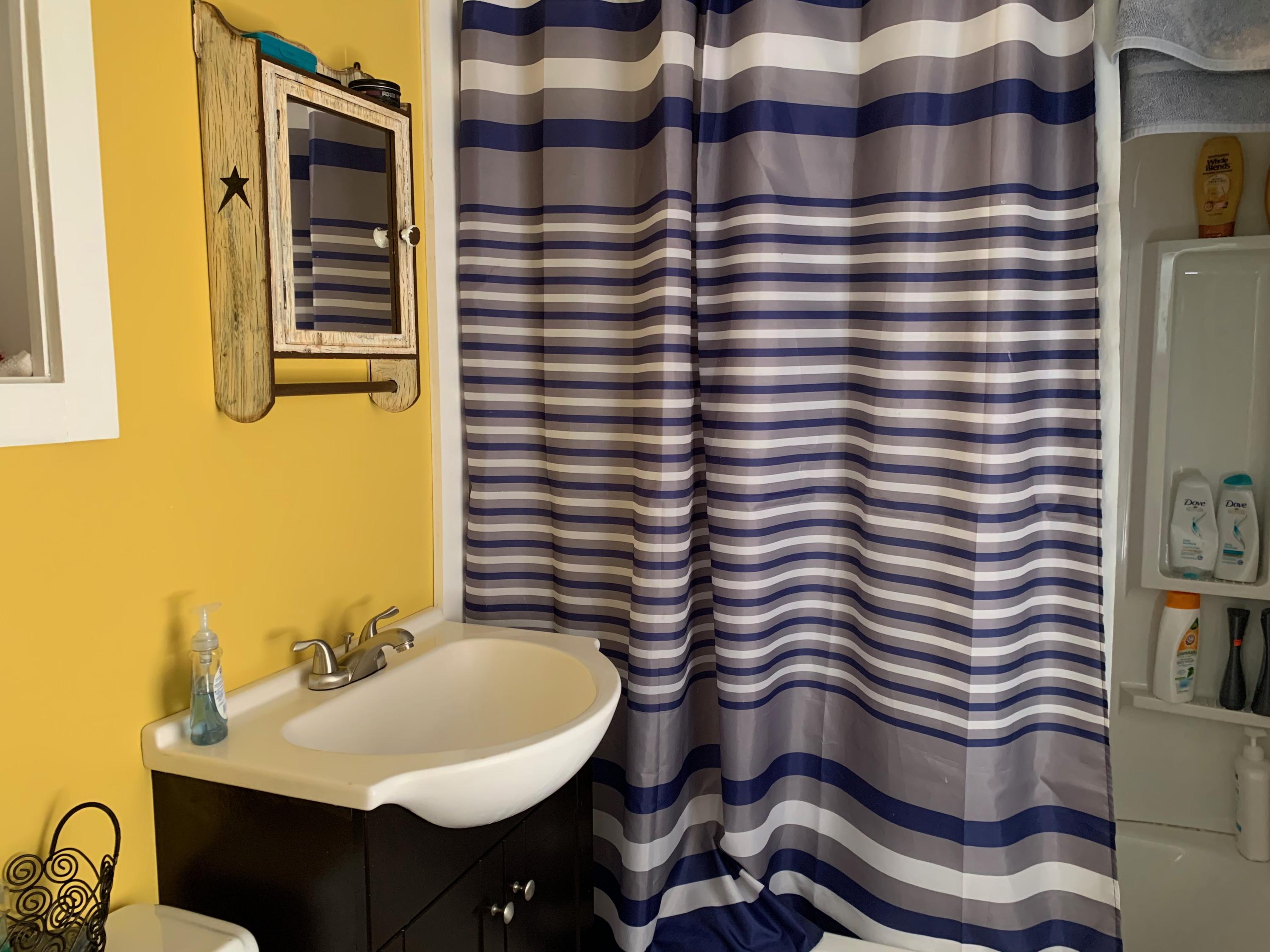 11 Barter Road Boothbay Harbor, ME 04538 - Photo 13 of 18 Bath/Tub/Shower