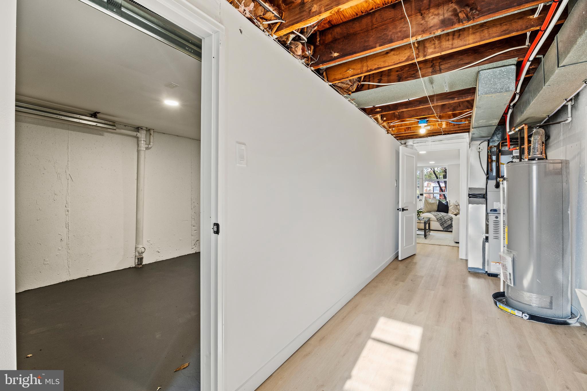 859 Selmer Road Philadelphia, PA 19116 - Photo 36 of 47 a view of hallway