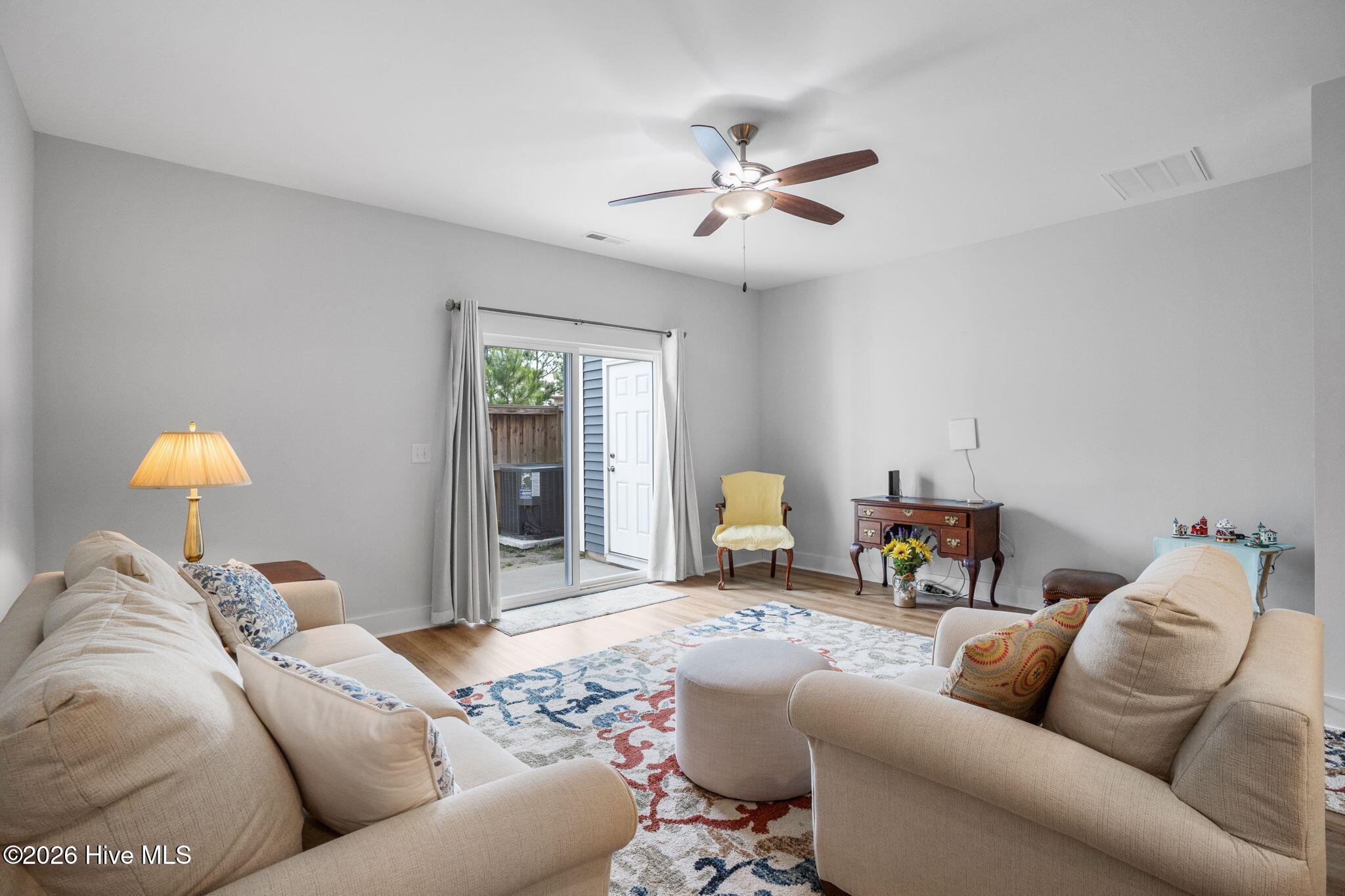 8239 Paramount Point Winnabow, NC 28479 - Photo 8 of 29 Living Room