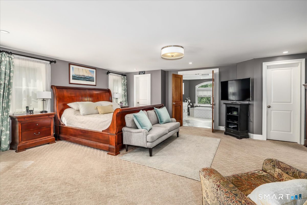 31 Aspen Mill Road Ridgefield, CT 06877 - Photo 13 of 38 Private sanctuary located on the first floor
