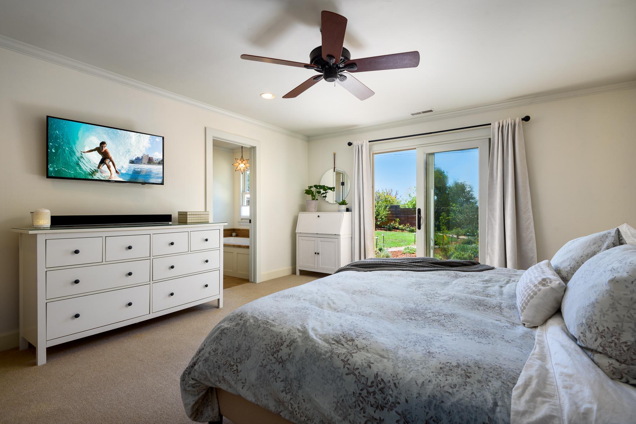 3965 Foothill Road, Unit B Santa Barbara, CA 93110 - Photo 10 of 29 Primary Bedroom