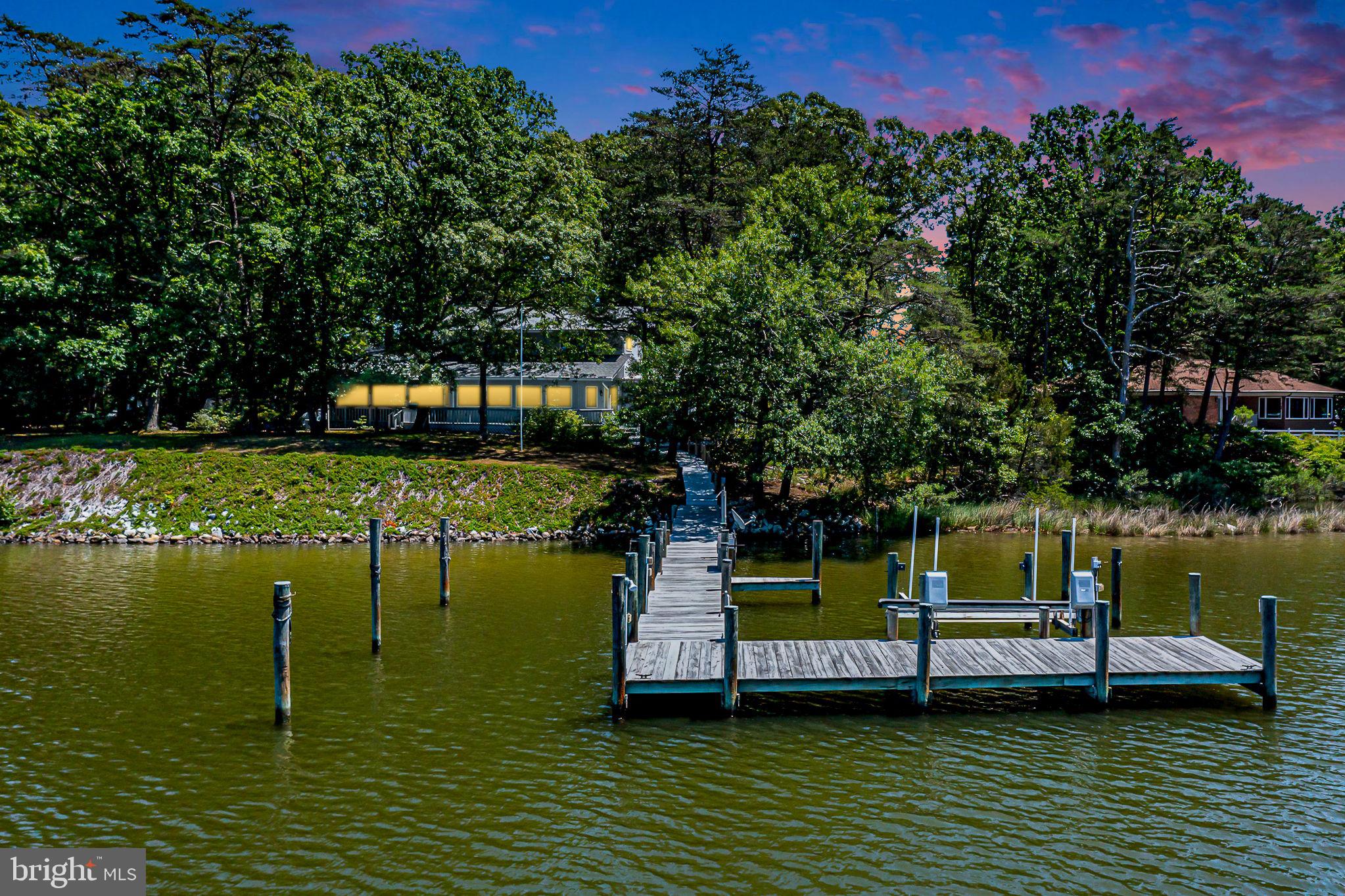 621 Harbor Drive Reedville, VA 22539 - Photo 2 of 77