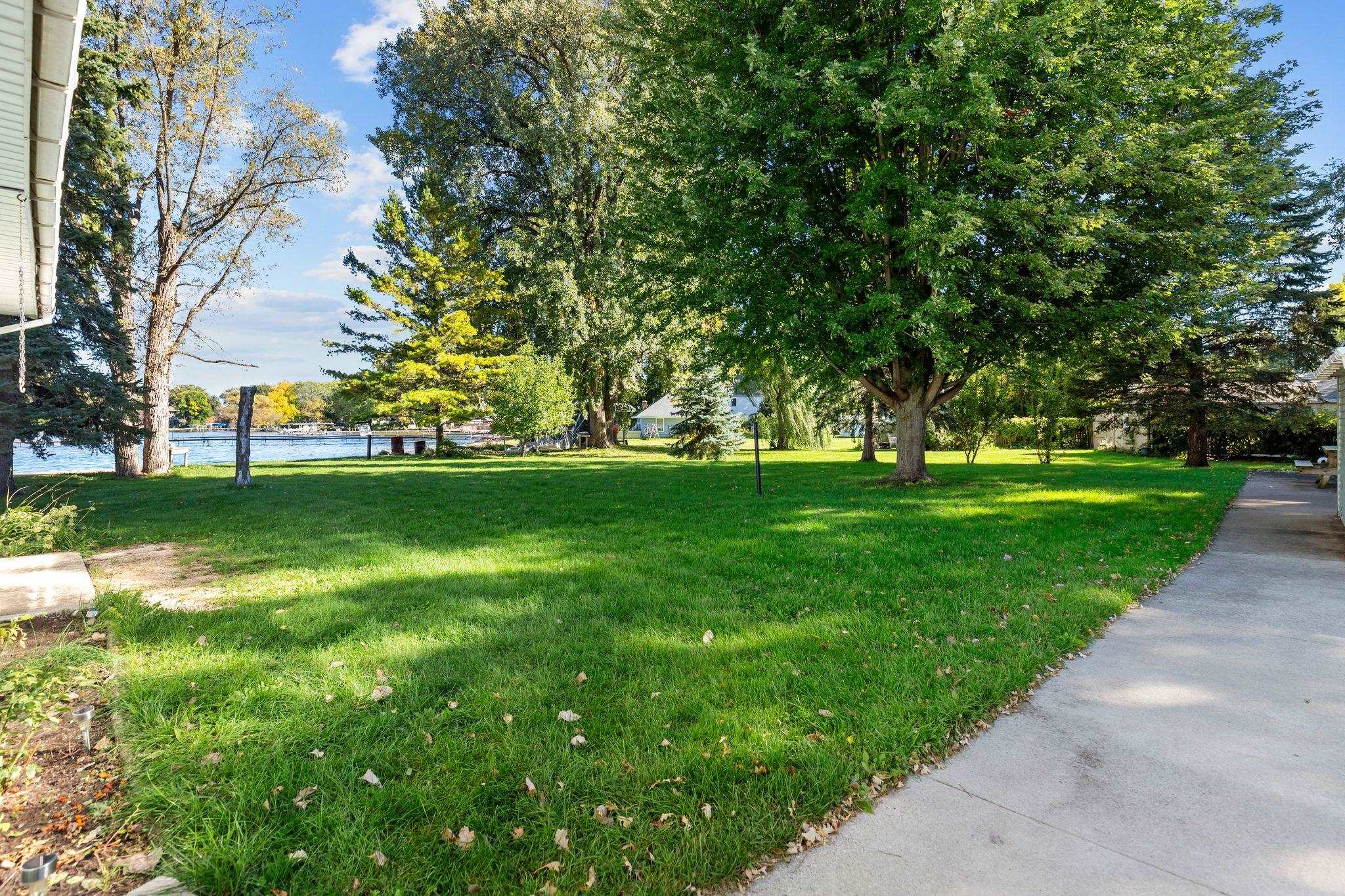 5592 Lake Road Oshkosh, WI 54902 - Photo 47 of 65 Gallery Image 47