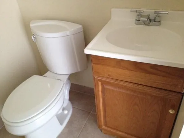 $1,650 | 4164 Inverrary Drive, Unit 806, Lauderhill, FL 33319