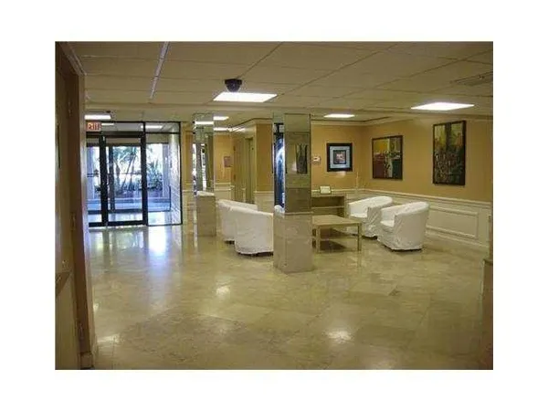 $1,650 | 4164 Inverrary Drive, Unit 806, Lauderhill, FL 33319