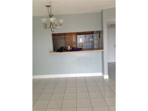 $1,650 | 4164 Inverrary Drive, Unit 806, Lauderhill, FL 33319