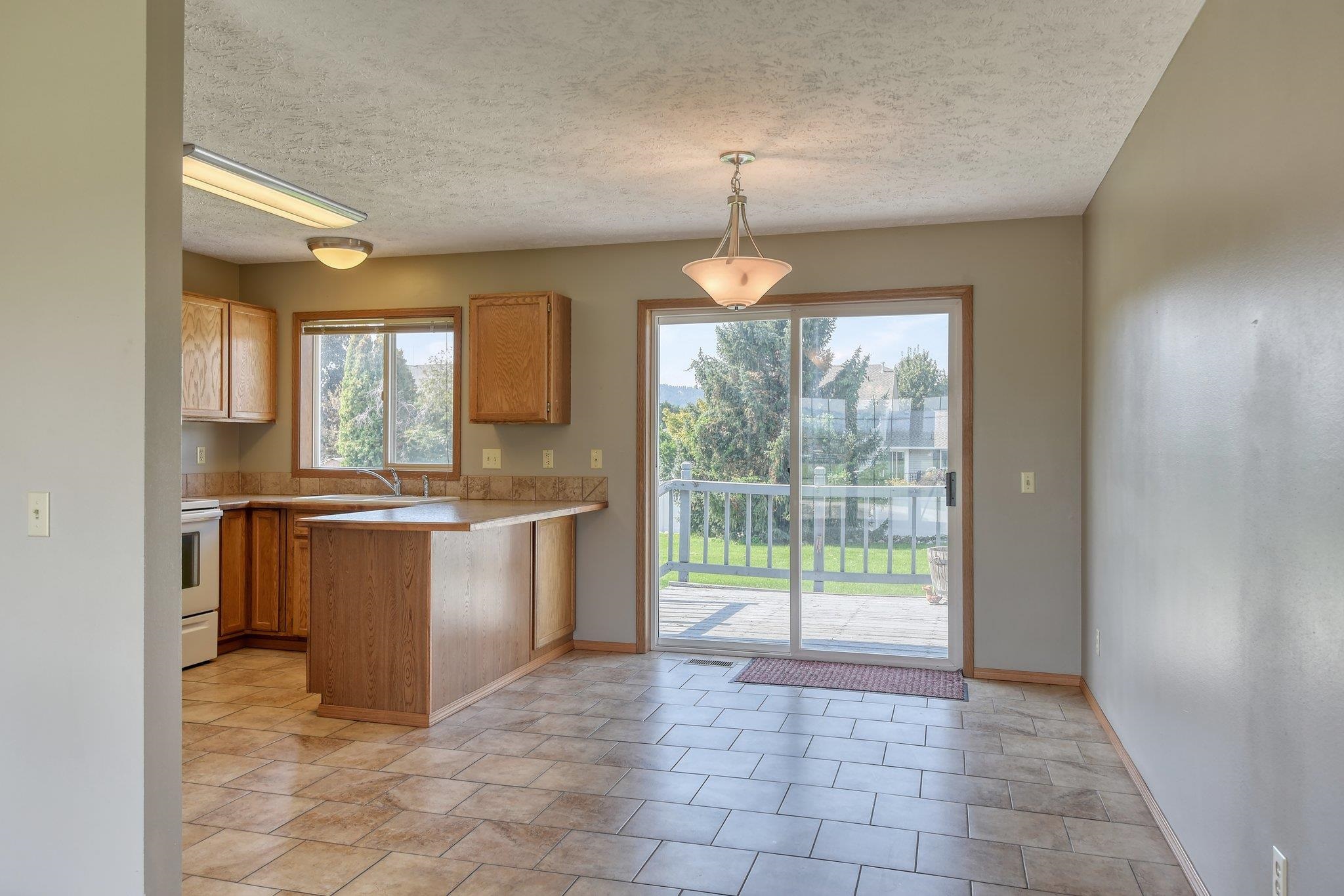 3514 South Pines Road Spokane, WA 99206 - Photo 8 of 42