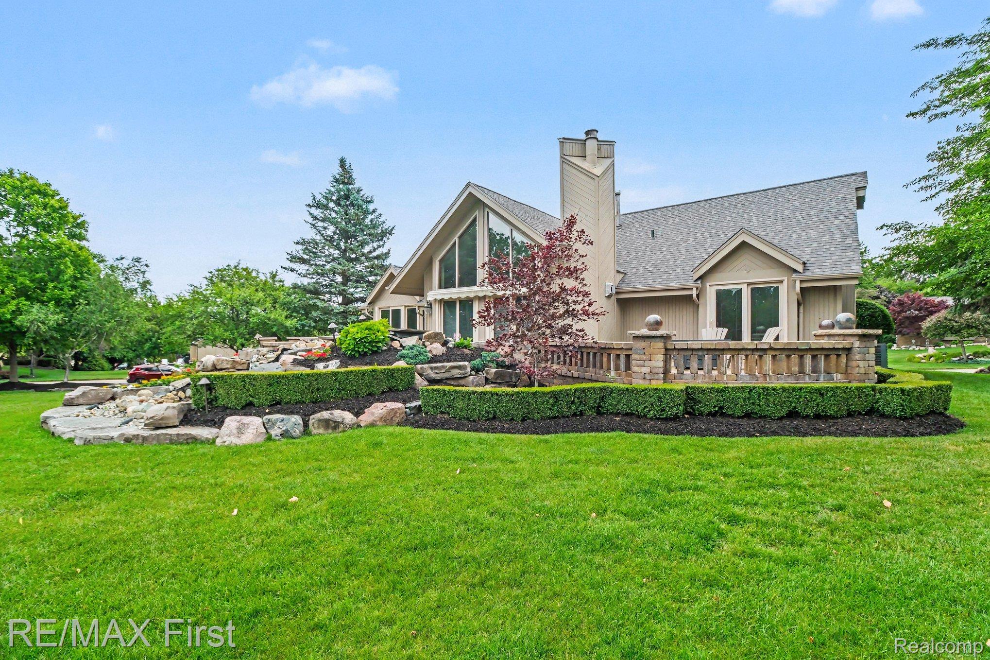 601 Brookwood Lane East Rochester, MI 48309 - Photo 3 of 36 004_file_3644.jpg