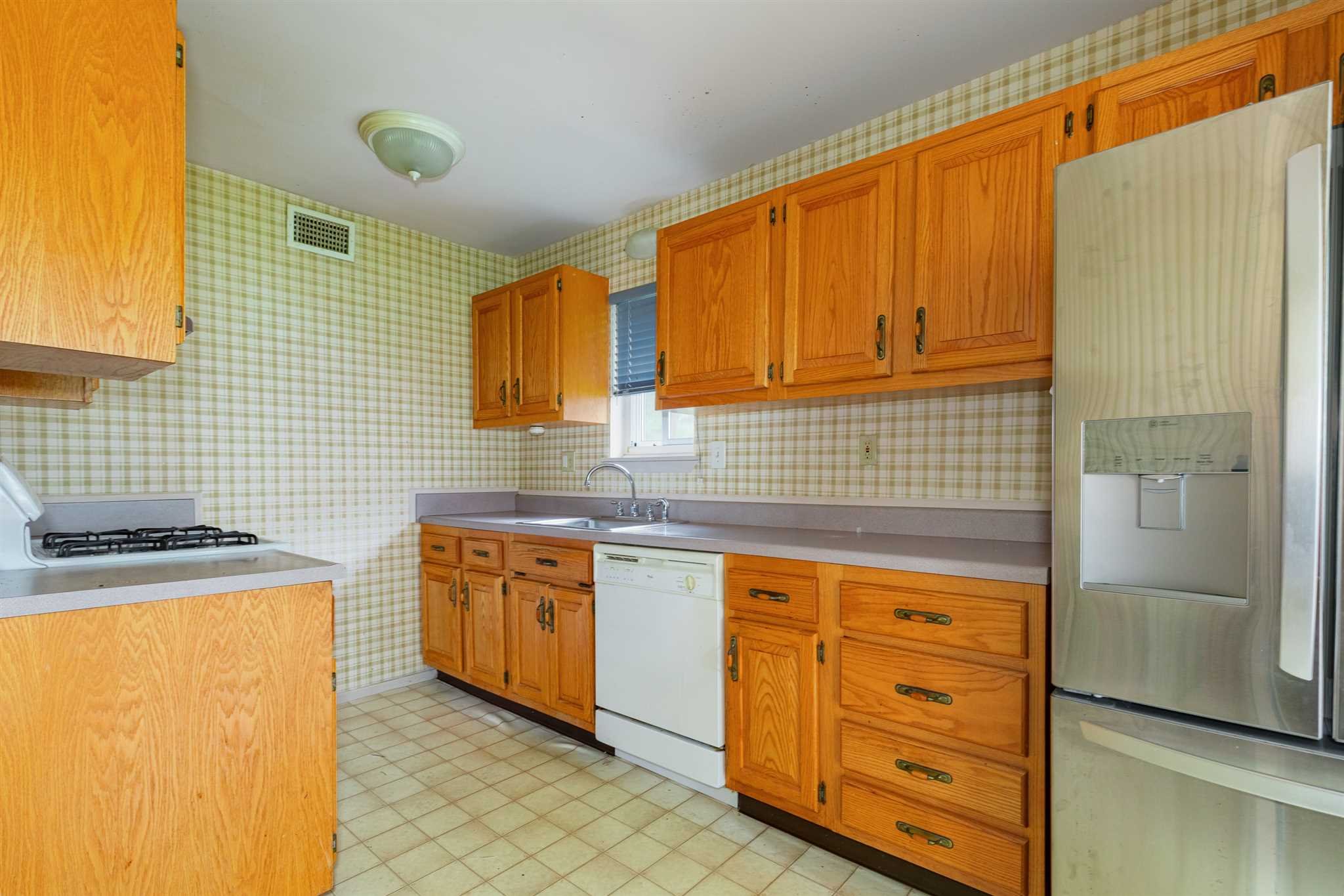 6 Knightsbridge, Unit A Poughkeepsie, NY 12603 - Photo 2 of 16