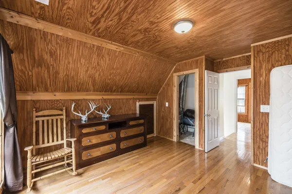 a view of a pathway both side of yard