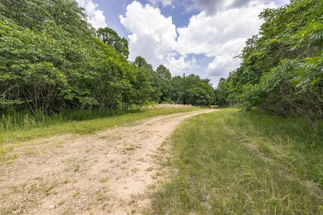 $850,000 | 800 Warren Lane, Hurricane Mills, TN 37078