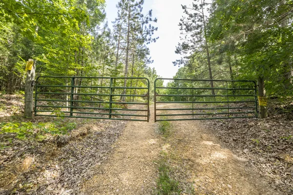 $850,000 | 800 Warren Lane, Hurricane Mills, TN 37078