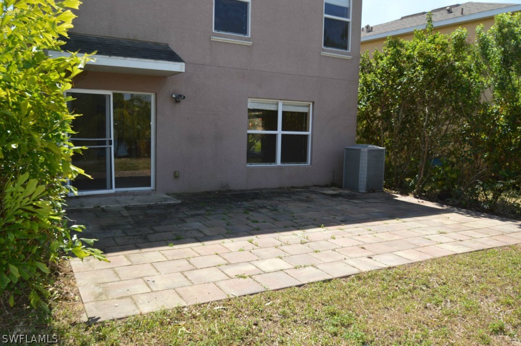 11706 Tempest Harbor Loop Venice, FL 34292 - Photo 3 of 20 a front view of a house
