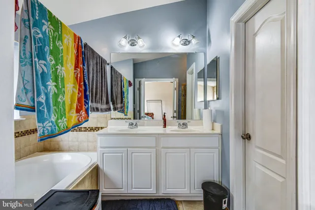 $453,099 | 4112 Potomac Highlands Circle, Triangle, VA 22172