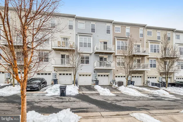 $453,099 | 4112 Potomac Highlands Circle, Triangle, VA 22172