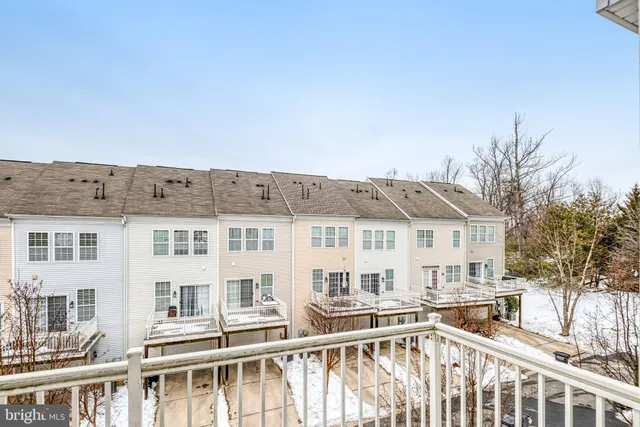 $453,099 | 4112 Potomac Highlands Circle, Triangle, VA 22172