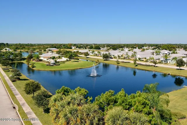 a sign that is on the side of the road