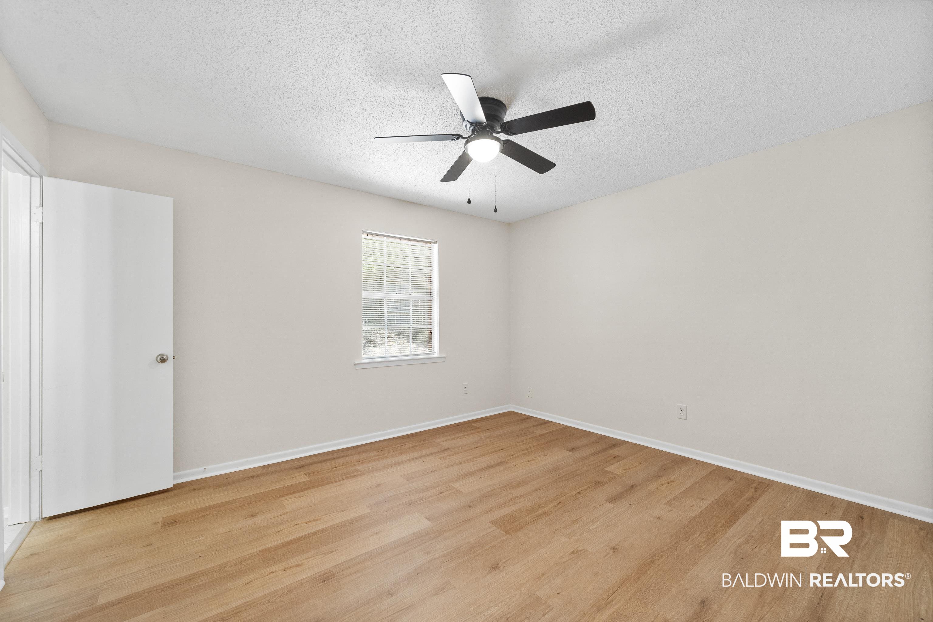 201 Avon Circle East Daphne, AL 36526 - Photo 17 of 23 Primary BR
