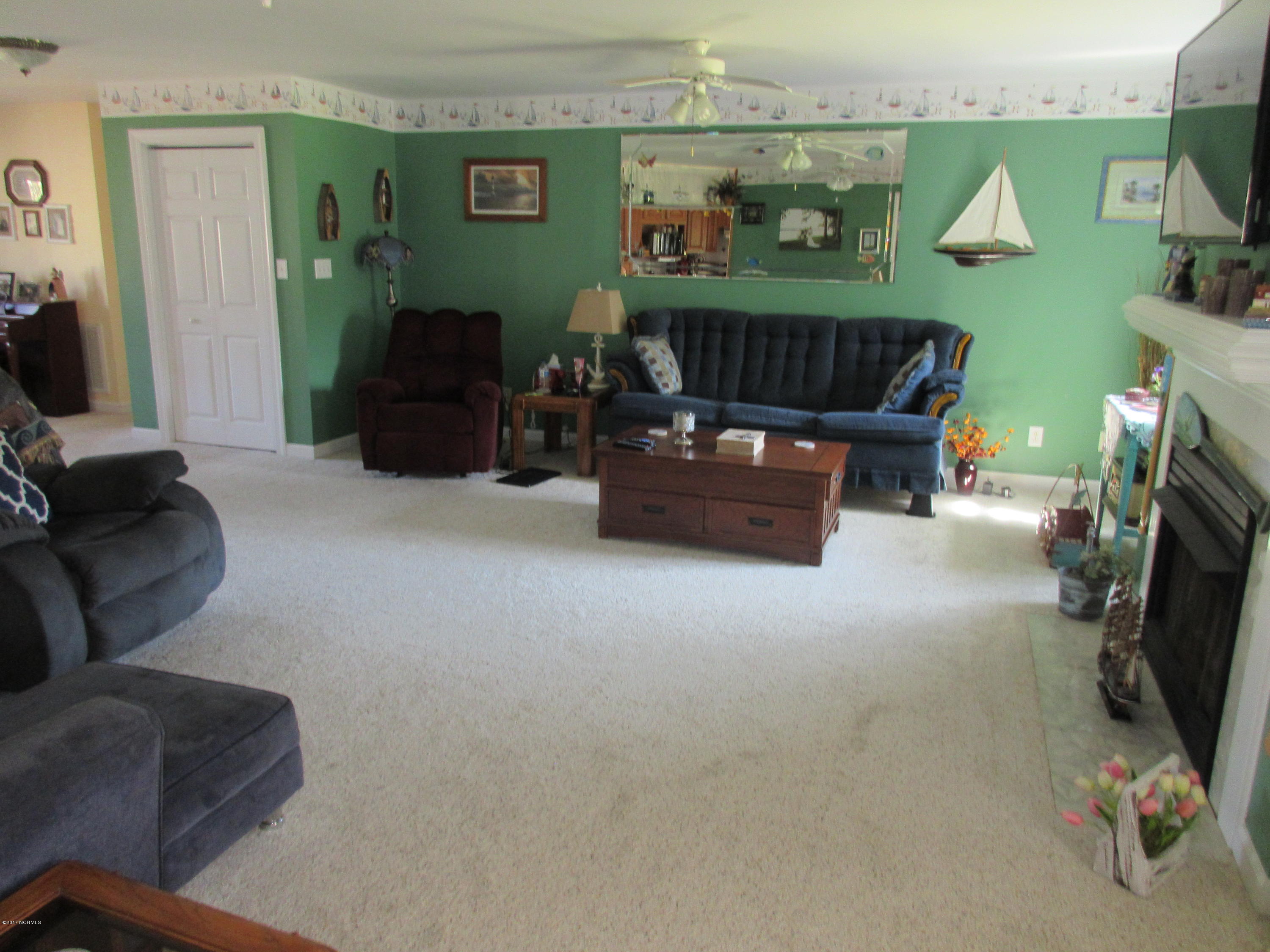 207 Raccoon Run Washington, NC 27889 - Photo 11 of 43 Family Room