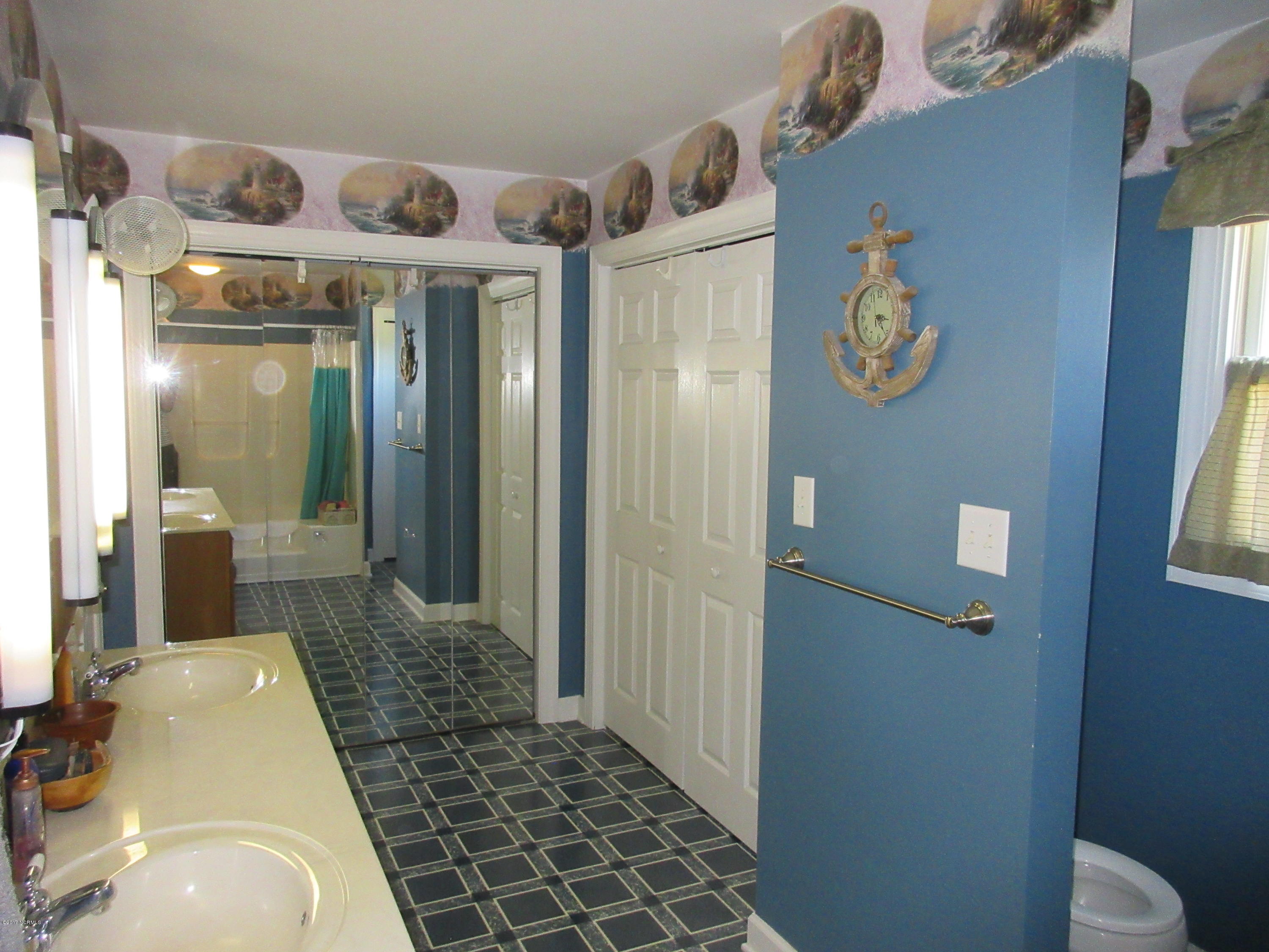 207 Raccoon Run Washington, NC 27889 - Photo 21 of 43 Master Bath
