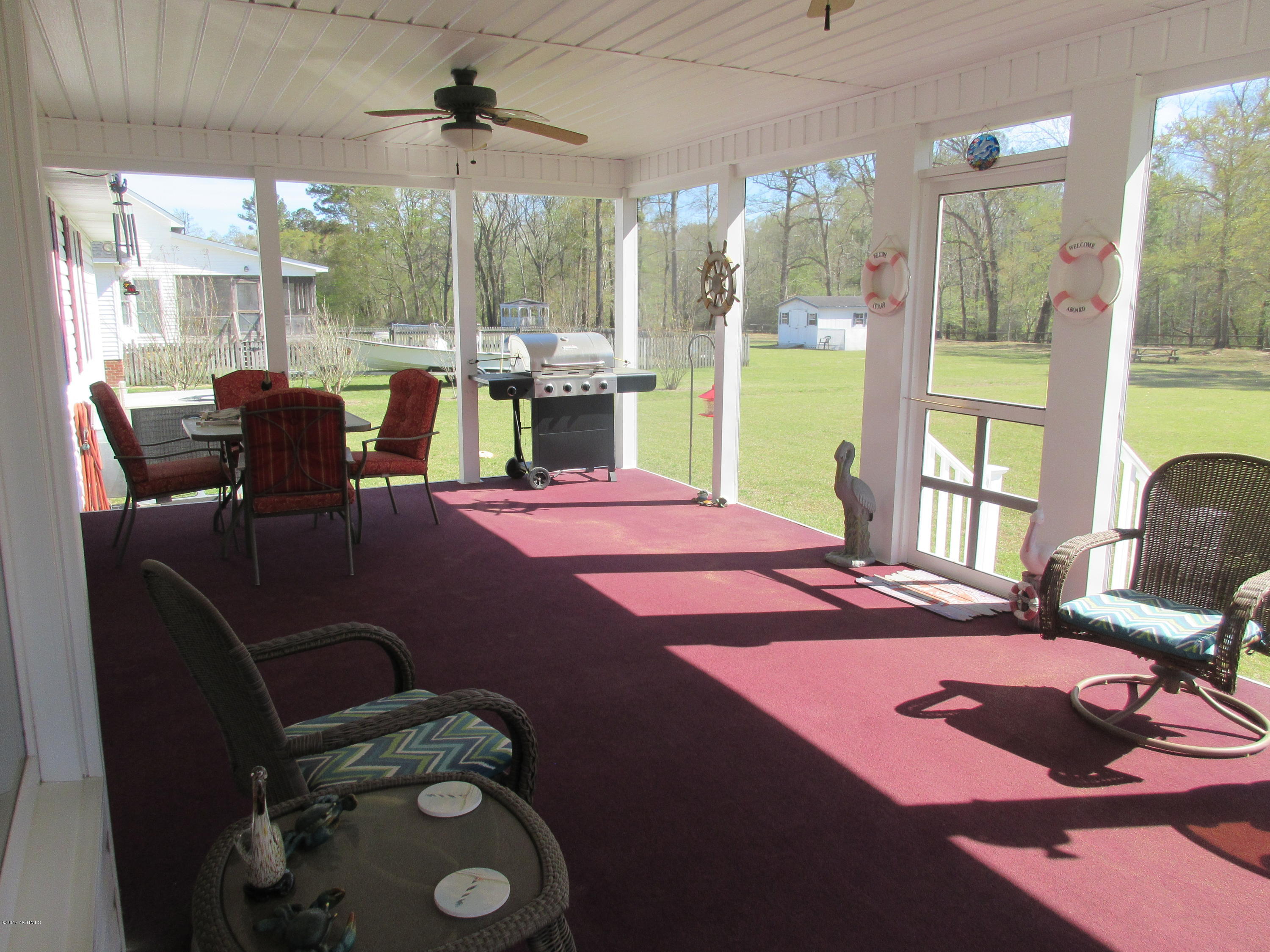 207 Raccoon Run Washington, NC 27889 - Photo 26 of 43 Screened Porch