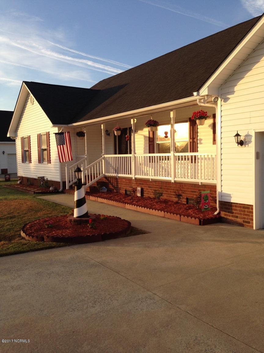 207 Raccoon Run Washington, NC 27889 - Photo 3 of 43 Great Front Porch