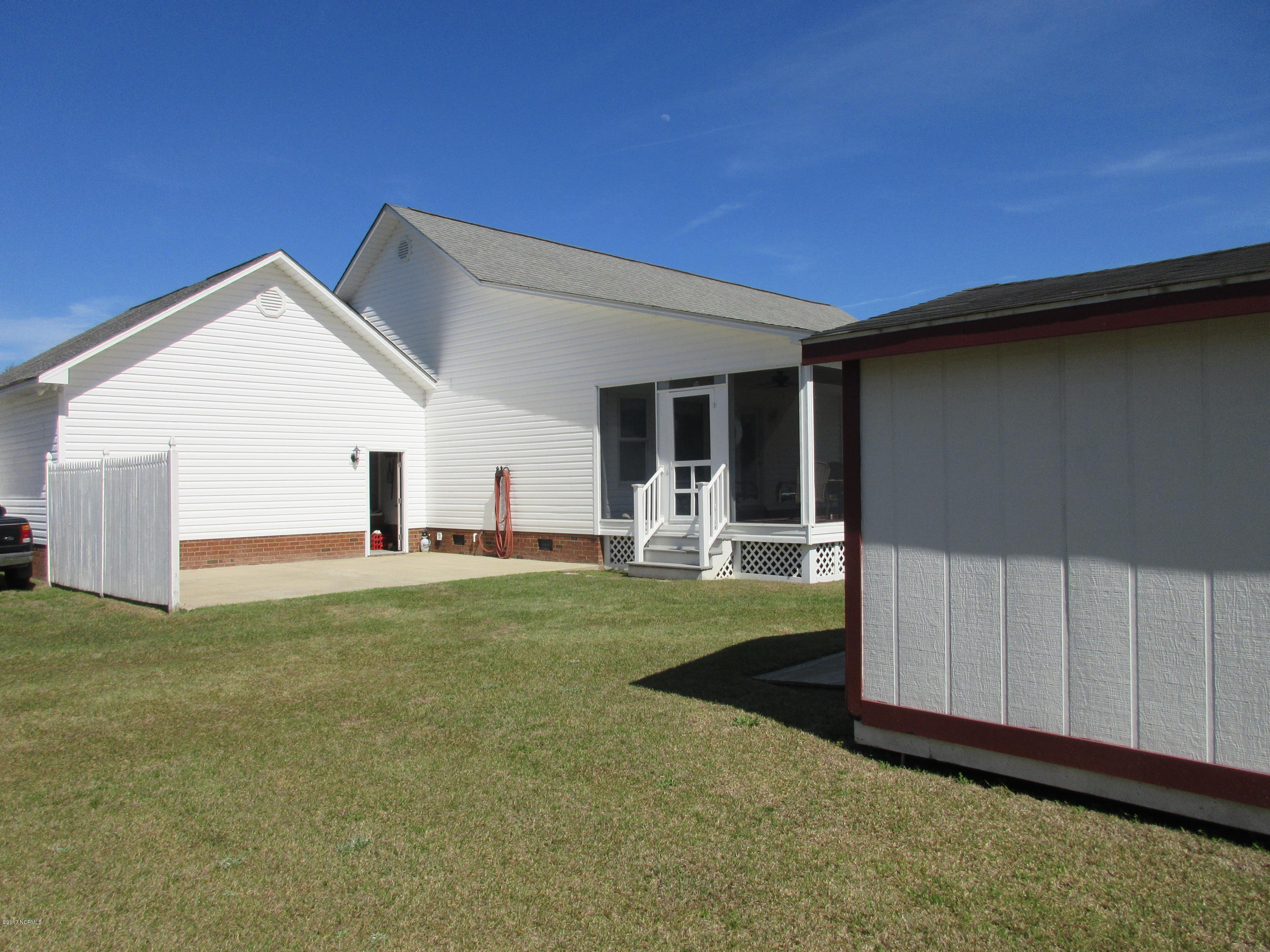207 Raccoon Run Washington, NC 27889 - Photo 5 of 43 Back View