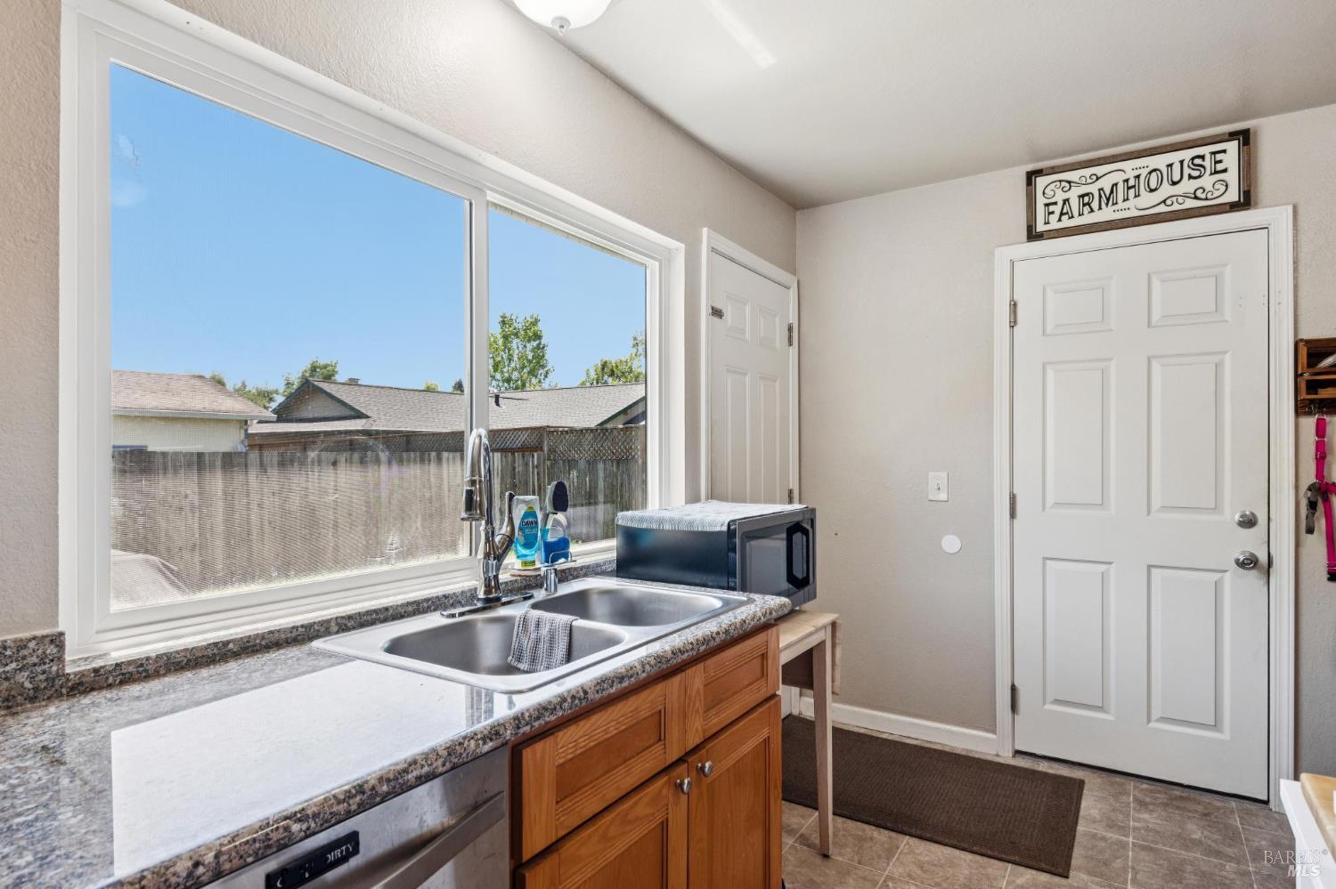 7293 Circle Drive Rohnert Park, CA 94928 - Photo 14 of 37