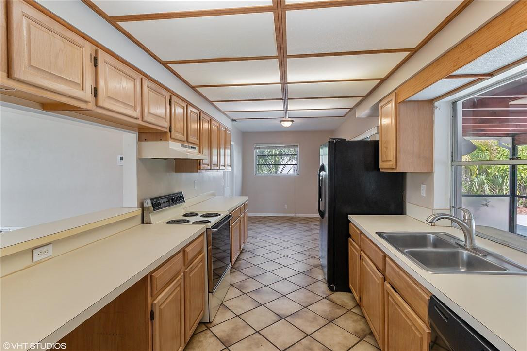 285 Southwest 5th Street Boca Raton, FL 33432 - Photo 5 of 10 Photo 5