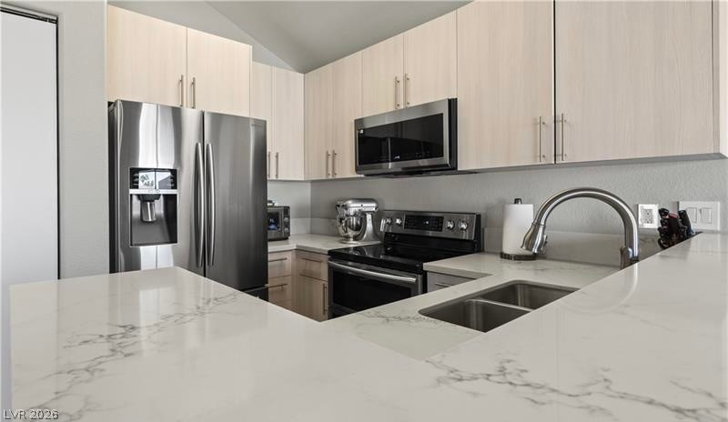 2108 Running River Road Henderson, NV 89074 - Photo 7 of 22