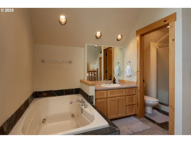 $475,000 | 8825 Southwest Canyon Wren Court, Redmond, OR 97756