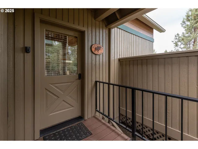 $475,000 | 8825 Southwest Canyon Wren Court, Redmond, OR 97756