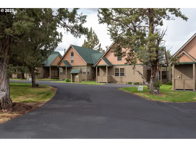 $475,000 | 8825 Southwest Canyon Wren Court, Redmond, OR 97756