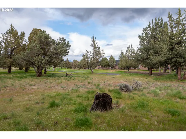 $475,000 | 8825 Southwest Canyon Wren Court, Redmond, OR 97756