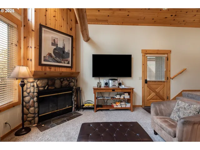 $475,000 | 8825 Southwest Canyon Wren Court, Redmond, OR 97756