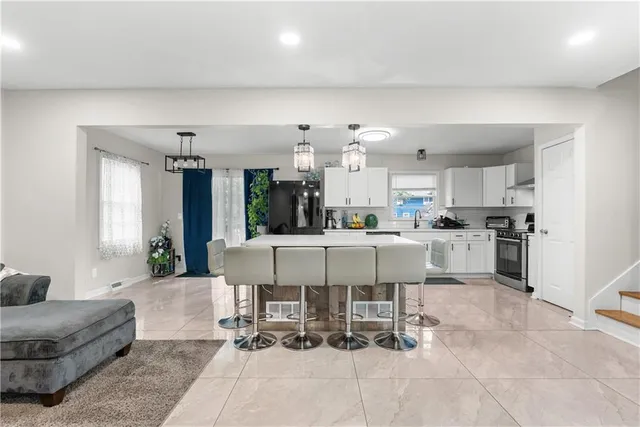 $289,900 | 8222 East 133rd Terrace, Grandview, MO 64030