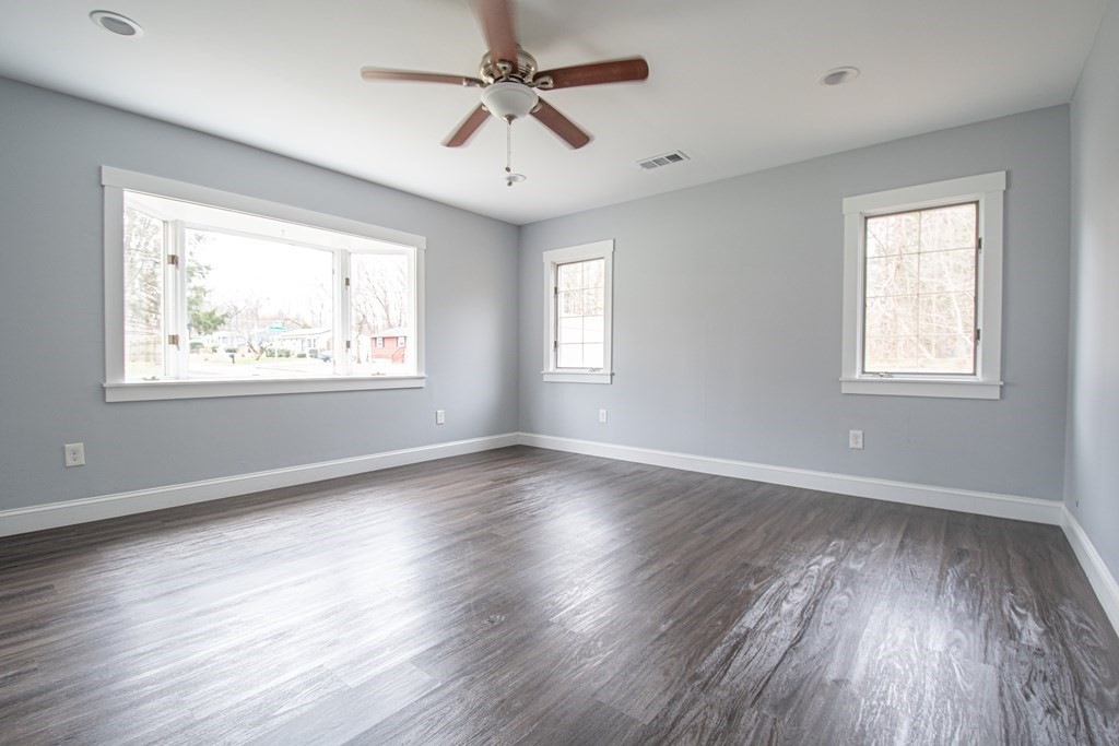 96 Crestmont Street Springfield, MA 01108 - Photo 5 of 16 Gallery Image 5